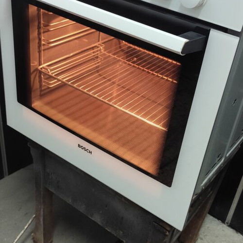 Bosch built-in electric oven with ceramic hob, 2 trays, grill