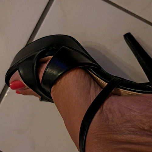 Black high-heeled sandals like new, size 36