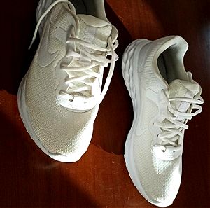 Παπούτσια nike revolution, λευκά, Νο44