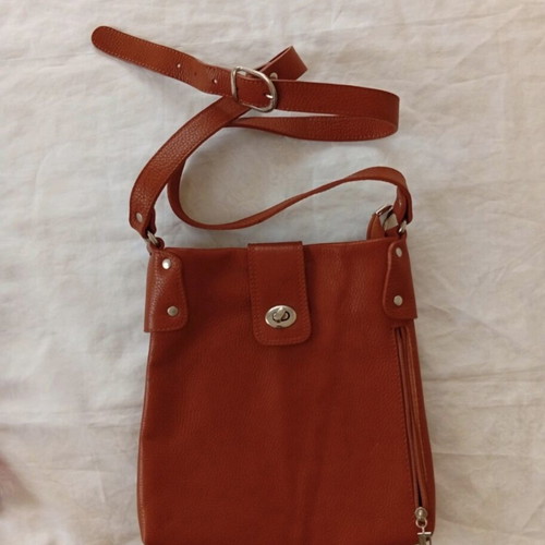 Leather crossbody bag like new, Italian, 26x24x5cm