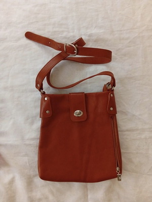Leather crossbody bag like new, Italian, 26x24x5cm