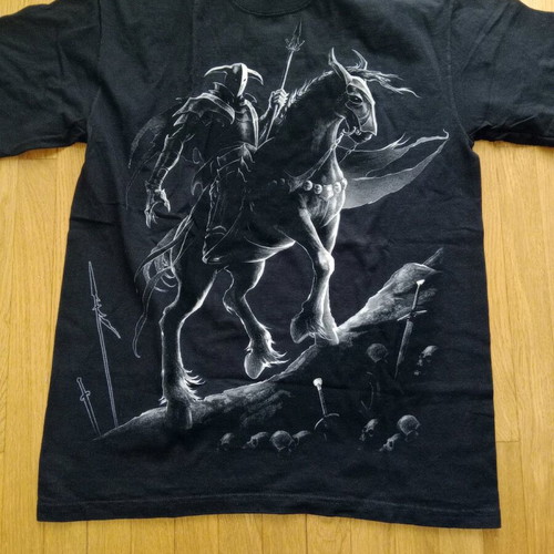 T-shirt The Mountain "Dark Knight" Medium like new, heavy cotton