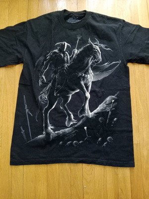 T-shirt The Mountain "Dark Knight" Medium like new, heavy cotton