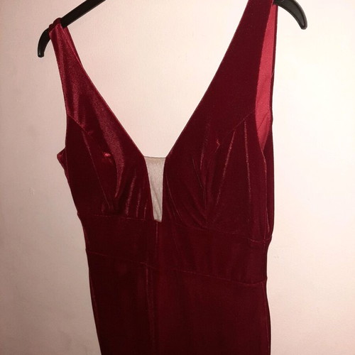 BSB velvet dress burgundy like new with back slit M-L