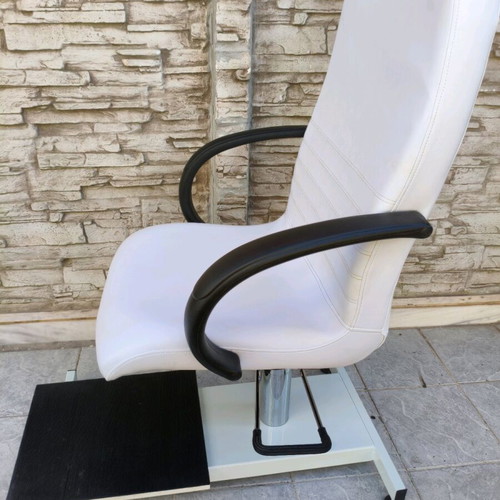 Pedicure chair for hair salon like new
