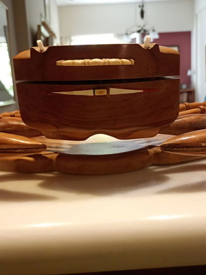 Handmade wooden crab-shaped jewelry box like new