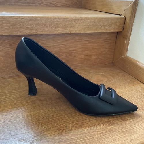Franchesca Moretti black pumps like new, size 39