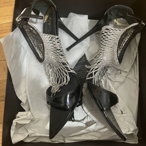 Giuseppe Zanotti Intrigo Crystal 105 sandals size 40 like new