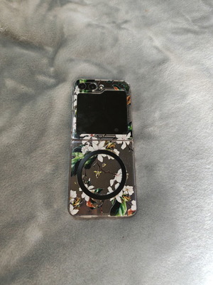 Samsung Z Flip 5 phone case like new