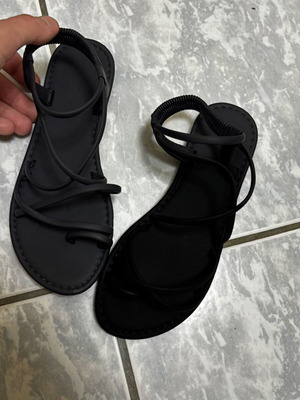 Women's sandals new, size 37, black