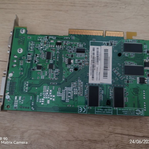Sapphire Advantage Radeon 9600 Pro 128 MB AGP graphics card with artifacts