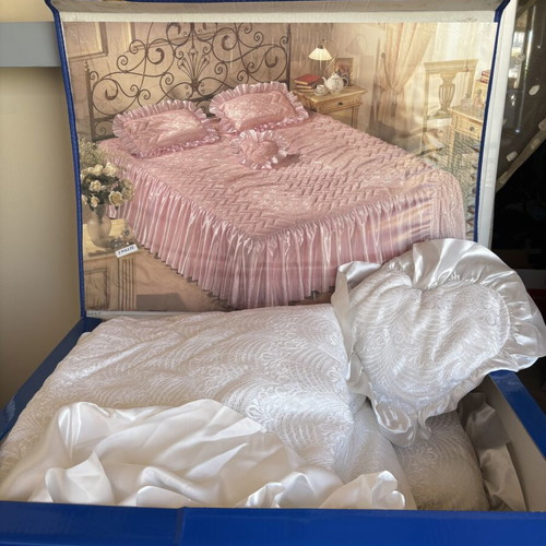 White wedding quilt set satin with lace