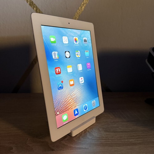 Apple iPad 2 16GB with official Apple Dock