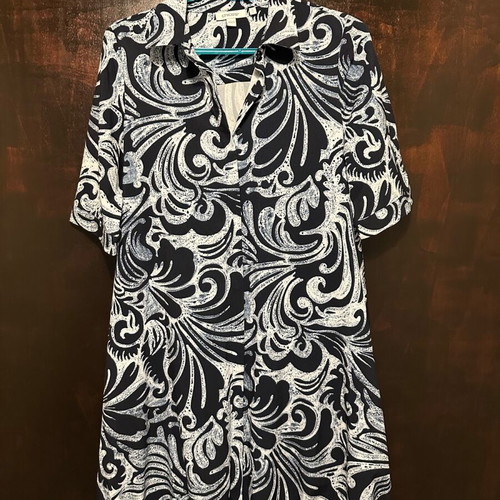 Chico’s shirt with black and white abstract print like new, size 2XL