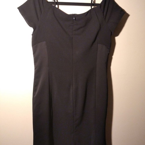 Raxevsky classic line dress size M new, black