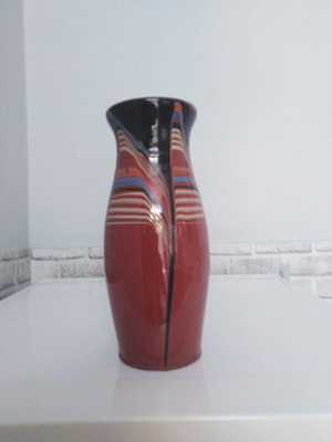 Ceramic vase with multicolor decorative design, like new