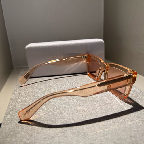 Chimi sunglasses pink like new