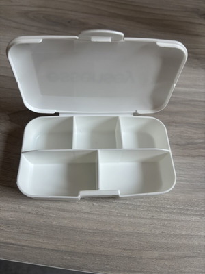 Essensey pill and supplement organizer case