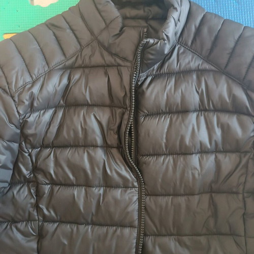 Teranova medium black jacket used with small sleeve defect