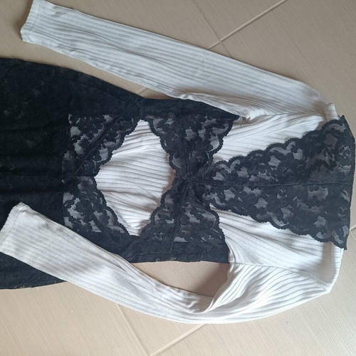 Intimissimi black negligee like new with lace and back opening