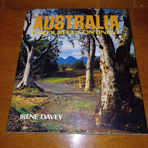 Photographic book Australia Colourful Continent used, Australian landscapes