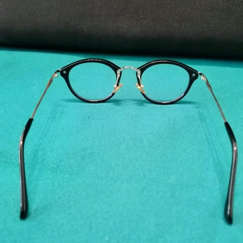 Women's Optical Frame With Clip-On Sunglasses Like New, Black And Gold