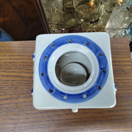 Ceramic oil and aroma warmer new with vintage design