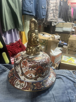 Satsuma vase new with tags, height 850 cm with base and lid