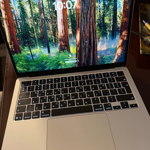 Apple MacBook 13 M4 laptop new