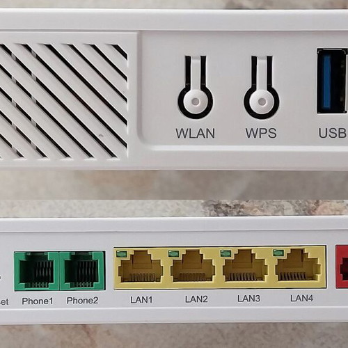 ZTE ZXHN H267A router used with dual band Wi-Fi and VoIP