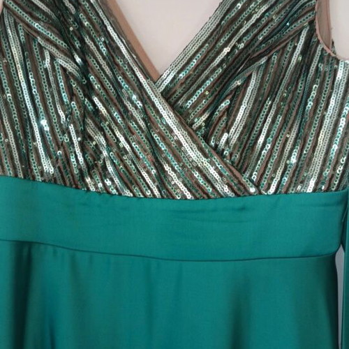 Evening dress emerald 2XL like new with sequin chest detail