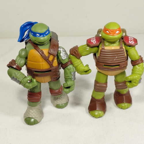 Teenage Mutant Ninja Turtles Leonardo & Mikey figures used, 2012