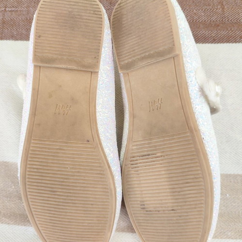 H&M white flat ballerina shoes with glitter and strap size 28 like new