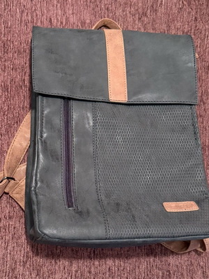 Beagles backpack bag like new, black and brown