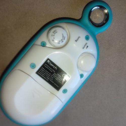 Bench KH 2245 waterproof bathroom radio used with limited functionality