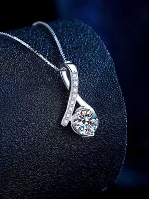 Silver 925 necklace with moissanite like new