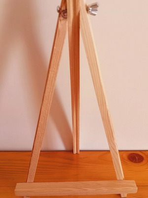 Wooden tabletop easel like new, A-frame design