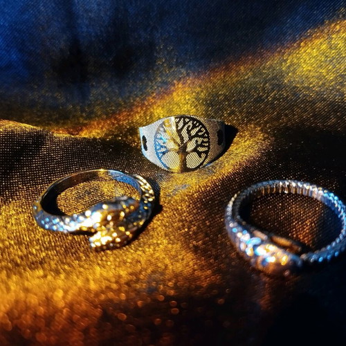 Rings like new, silver, size 17, set of 3