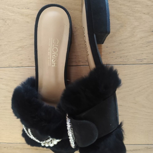 Leather mule with fur and buckle, like new, size 39