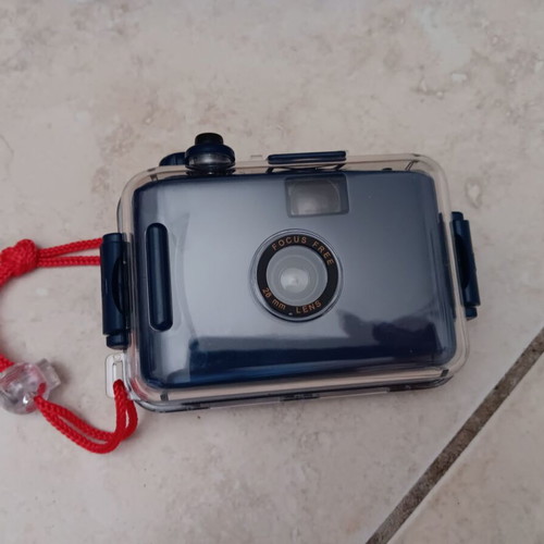 Camera with waterproof case like new
