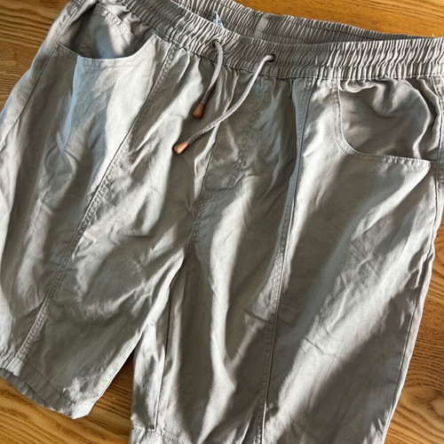 Vintage beige cotton bermuda shorts XL like new