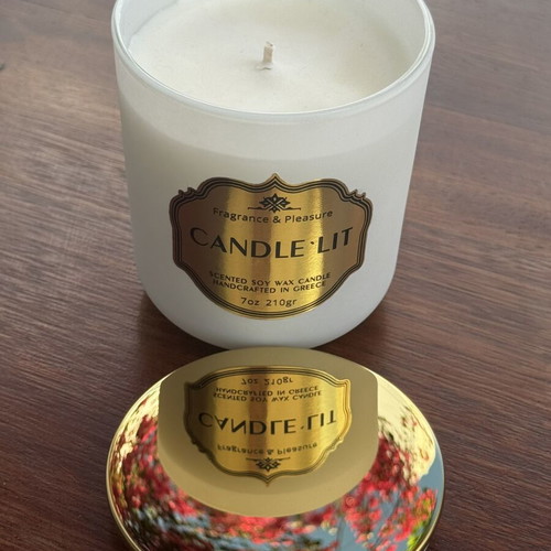 Candle’Lit Luxury soy candle with jasmine scent and gold lid