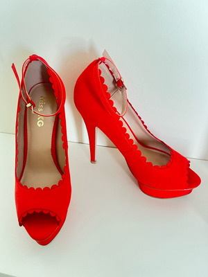 Kurt Geiger stiletto sandal red like new, size 39