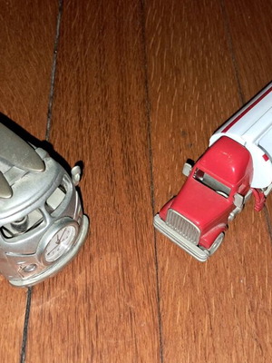 Toy cars like new, set of two