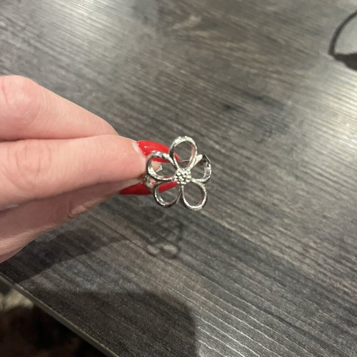 Silver ring like new in excellent condition