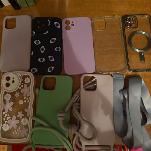 iPhone 12 cases like new, pack of 8
