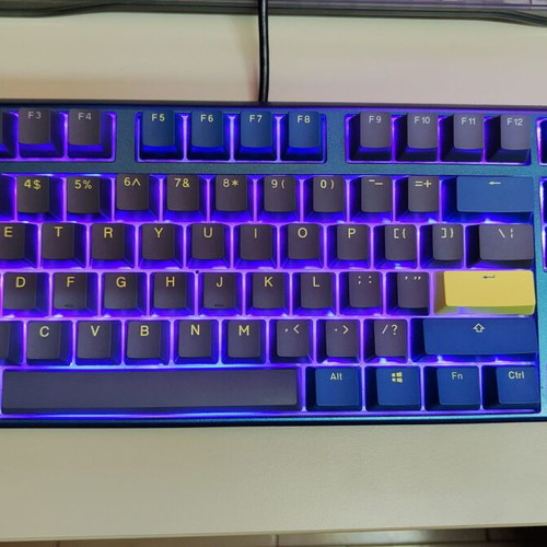 Ducky One 3 TKL Daybreak mechanical keyboard like new, Cherry MX silent red