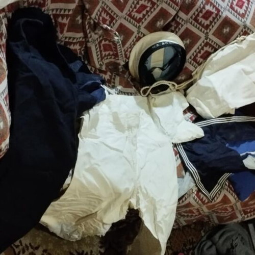 Complete sailor uniform used, pack with 2 trousers, collar, cap and insignia
