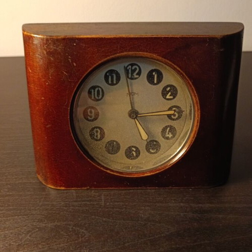 MOM table clock used, needs service