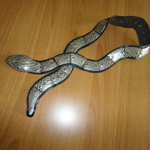 Vintage women's belt metal snake like new
